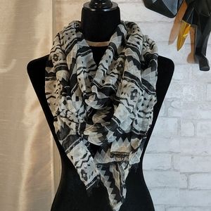 Black and White Shawl/ Scarf
